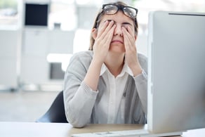 'Burnout' en médicos: Por qué no subestimarlo y cómo prevenirlo