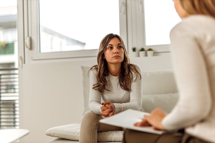 female-european-adult-patients-clinic-doing-therapy-web